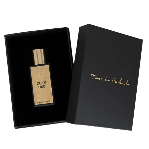 cute oud box toni cabal daring light perfumes niche barcelona 600x600 - Cute Oud